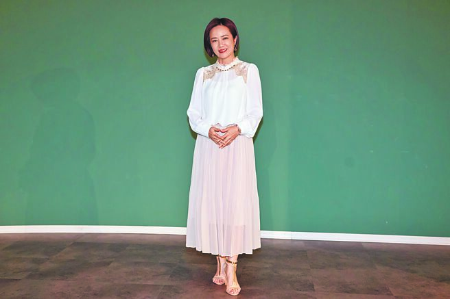 陳仙梅曾沒戲拍 擺攤跑給警察追