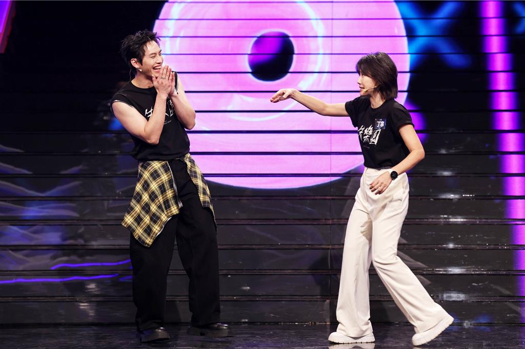 答題「社工通報兒虐家庭」時事題！丁寧霸氣嗆范少勳：你好好講