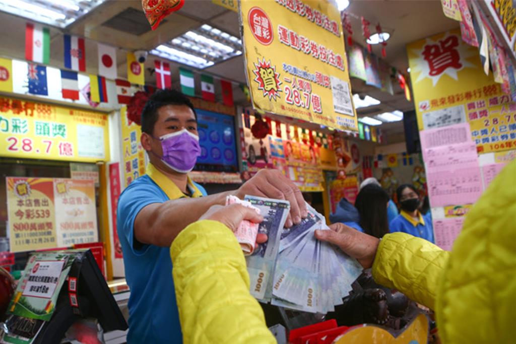 臺北市「龍來發彩券行｣狂開大紅包 台彩親揭包牌密碼