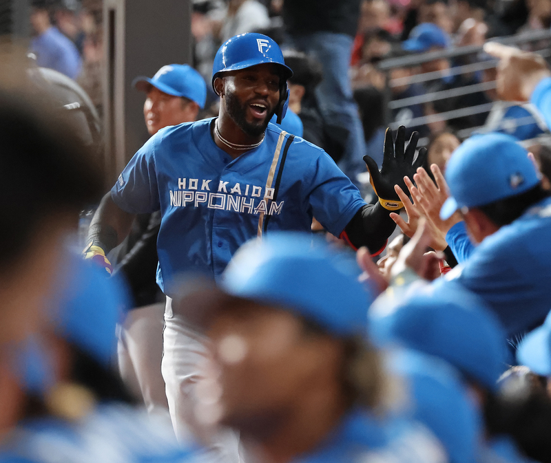 台日棒球國際交流賽　火腿鬥士新洋砲開轟 (圖)