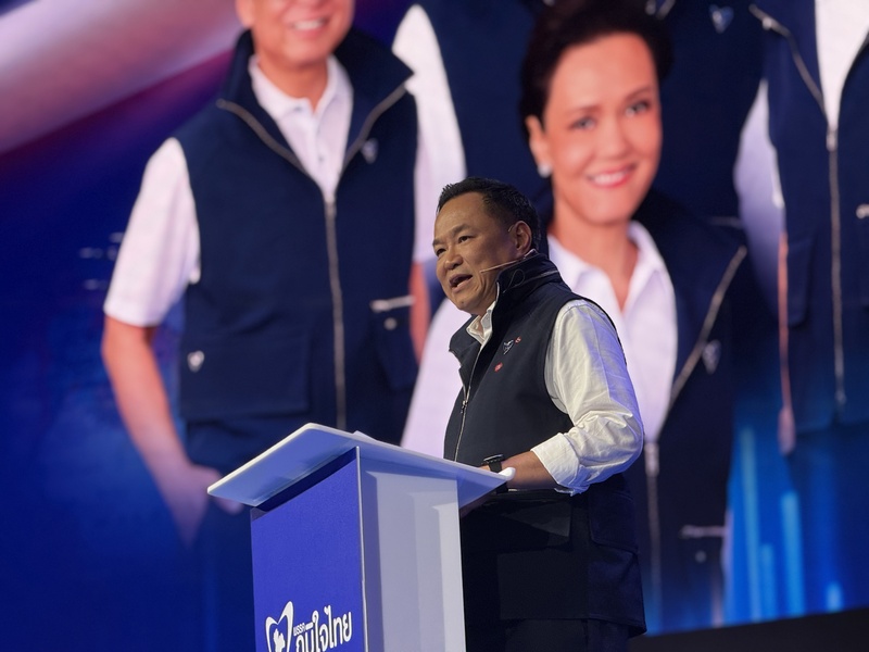 泰國總理阿努廷爭取繼續執政 (圖)