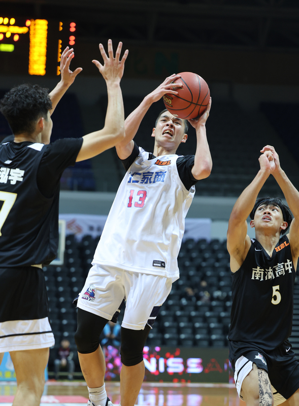 HBL男籃8強賽　能仁謝瑋恩貢獻13分 (圖)