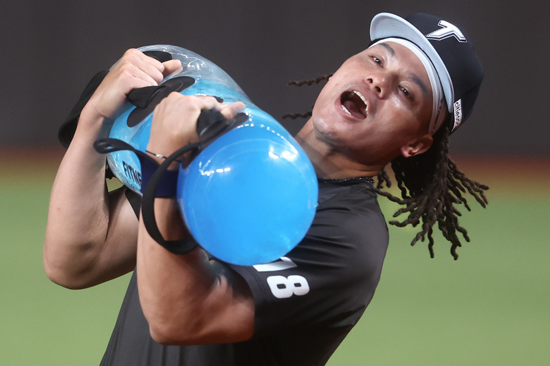 WBC台灣隊集訓 張育成積極訓練（1） (圖)