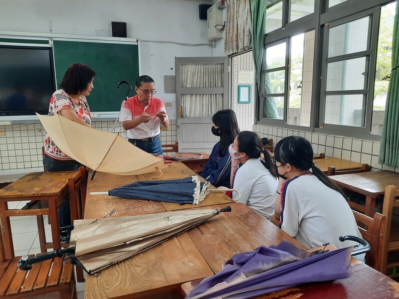 新化國中與新化社大合作開設「修吧研究社」 (圖)