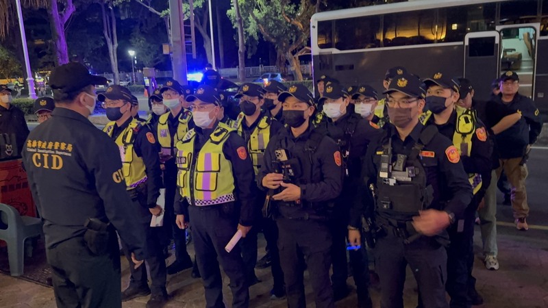 高雄春節維安首夜動員520警力　淨化社會治安 (圖)