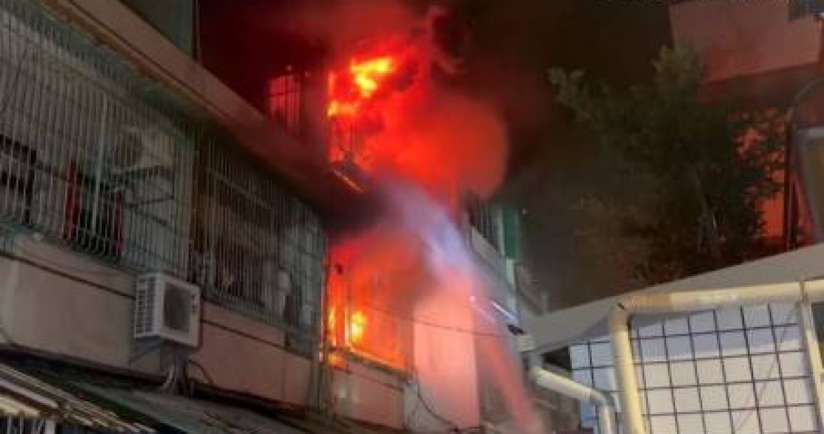 惡火夜吞4代同堂！母哭喚兒無回應　鳳山透天厝釀2死悲劇