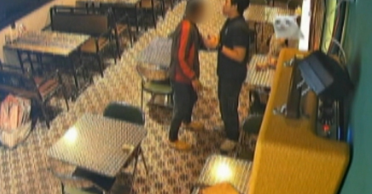 獨家／男點餐搭訕隔壁桌女客 遭老闆制...