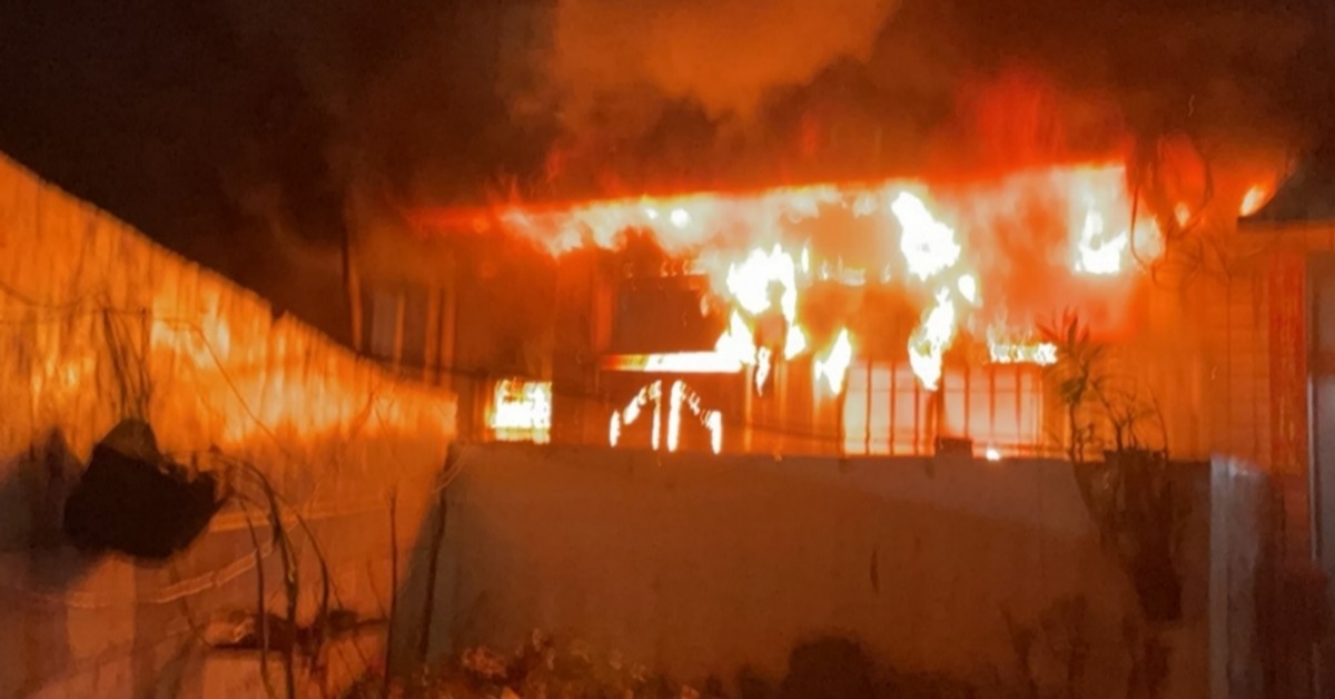 高雄左營驚傳火警！消防急派17車44人到場灌救