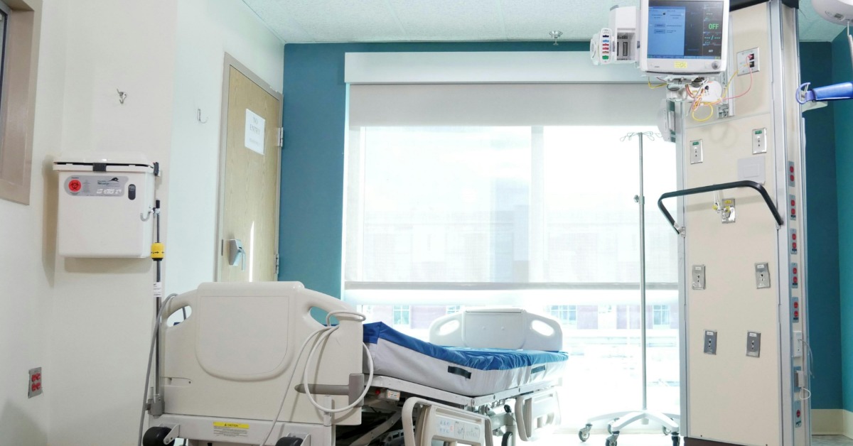 男童下體痛一週！送醫驚見「睪丸轉90...