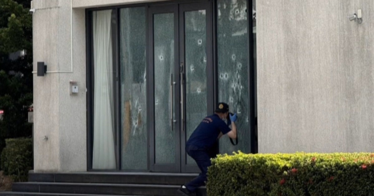 台中茶行遭開槍轟20多槍 17歲少年持長槍投案自首