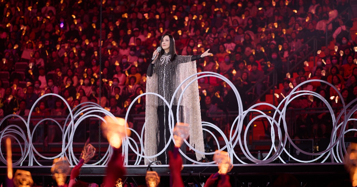 江蕙演唱會完美落幕！加碼登3層樓空橋寵粉 感性吐心聲