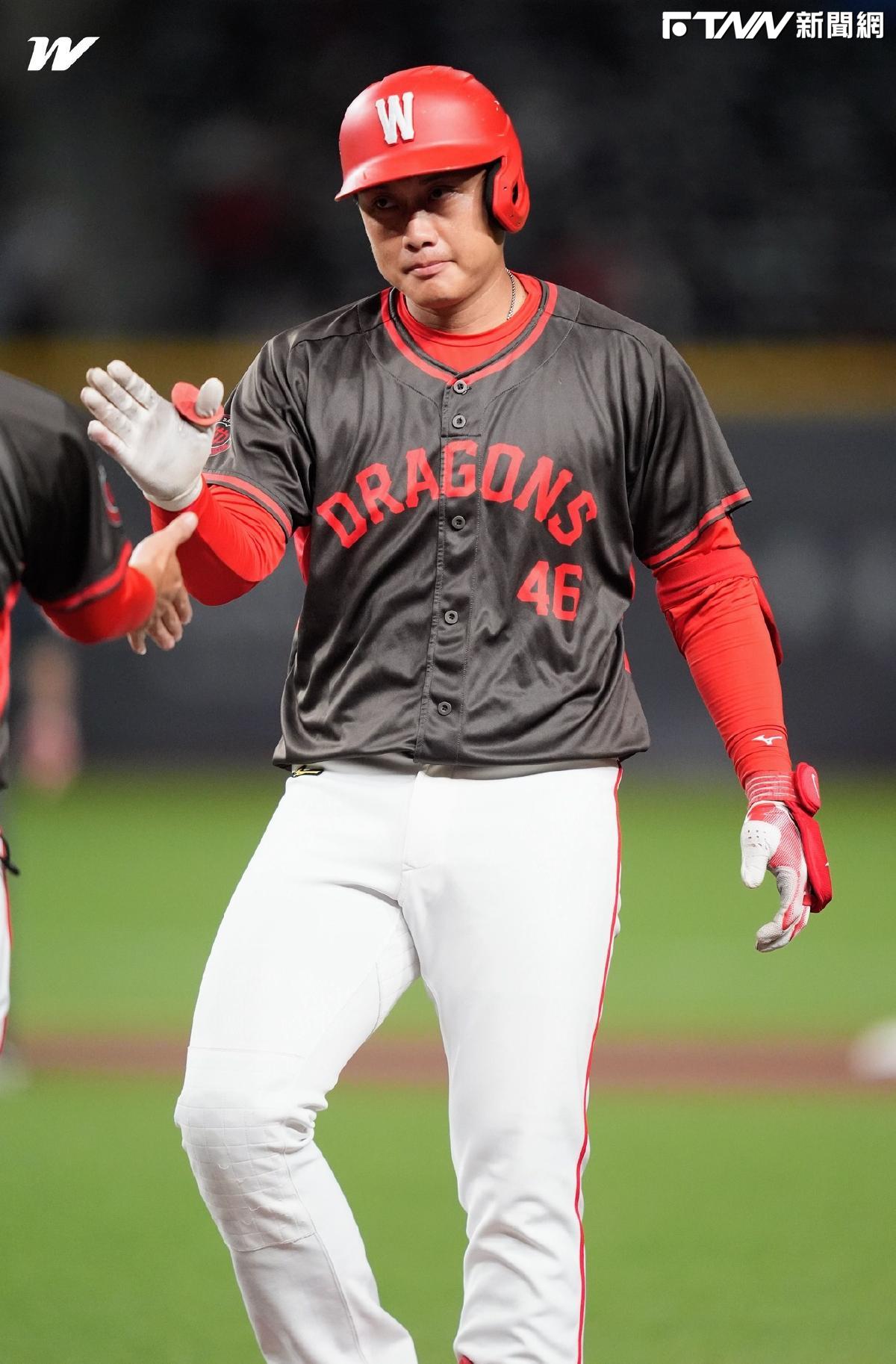 火腿打線狂拿12分！劉基鴻單場4安無用　味全龍以9分差落敗