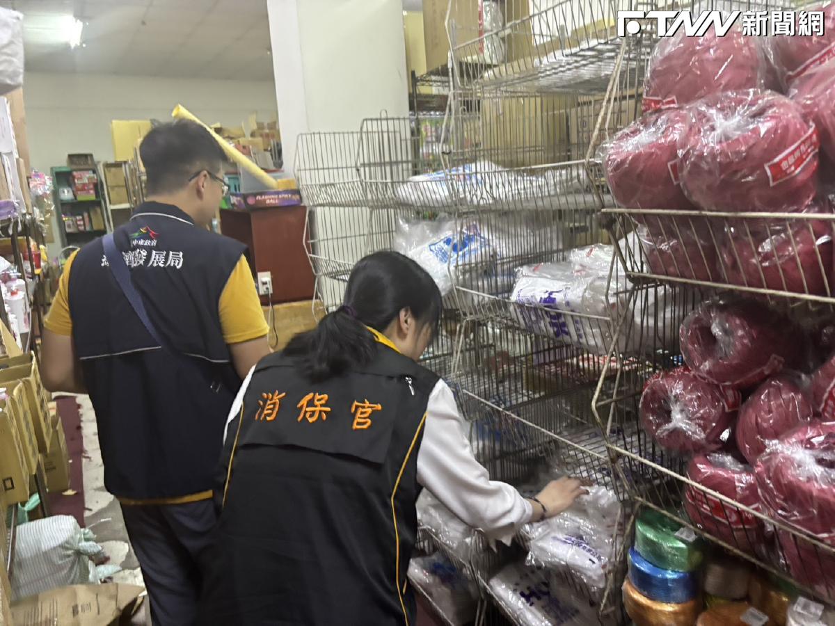 中東戰局掀起搶塑膠袋之亂？　消保官提醒：過度囤貨恐不適用無條件退貨規定