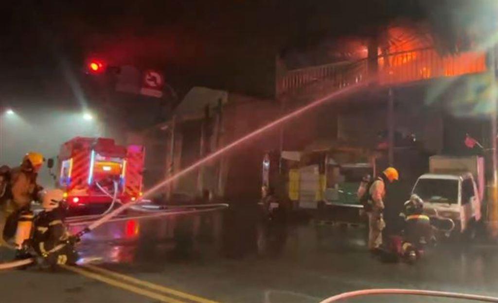 高雄茶葉工廠大火　老闆夫妻情急「從2樓跳下逃生」保命