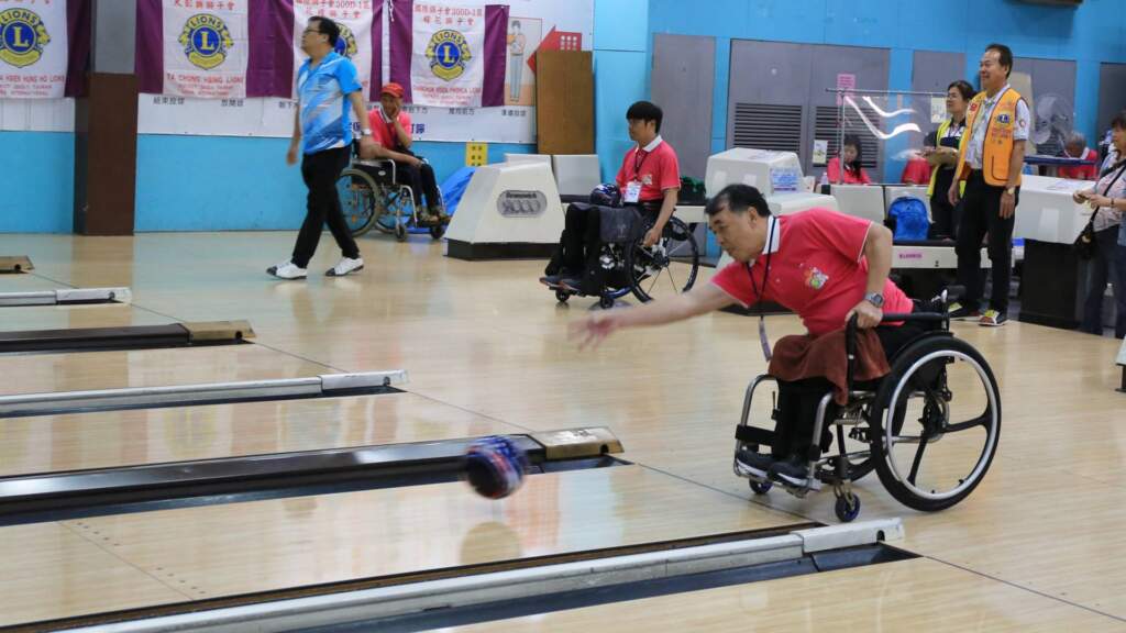 影／全國脊髓損傷者輪椅保齡球賽在彰化...