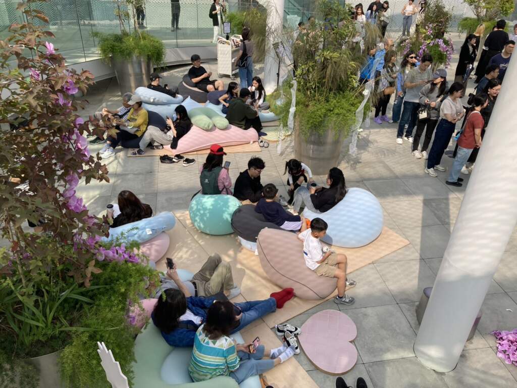 綠美圖打造閱讀新體驗　音樂咖啡融合文...