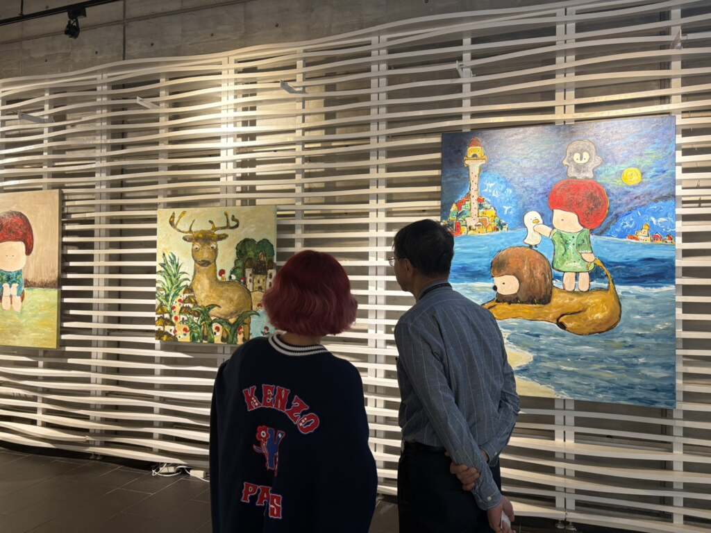 藝術傳愛走進日月潭　寧芮潔以畫行善　義賣助埔基醫療事工