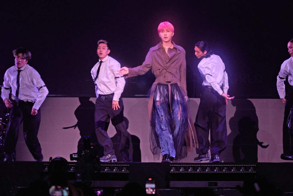 炎亞綸高流開唱陳珊妮驚喜現身 與李國毅合唱掀回憶殺