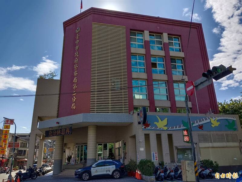 台中醉漢超商內打人、罵人 警獲報到場下場慘了