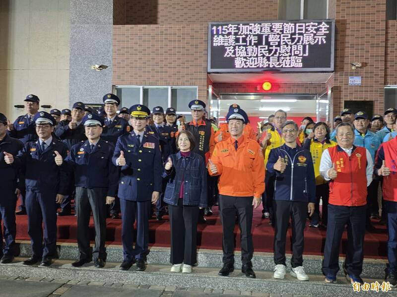 馬年春安開跑 屏縣長周春米校閱警民力