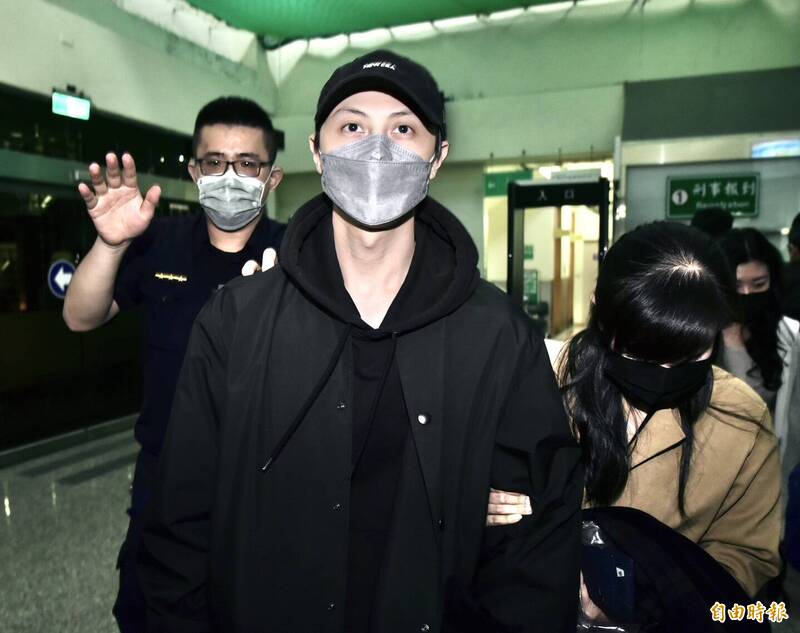 王子出道26年涉閃兵50萬交保！經紀公司發聲：深刻反省