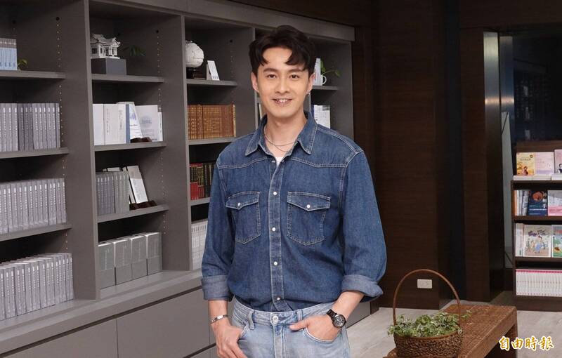 兒子被踢頭竟不出手 張雁名冷處理：不可能永遠保護他