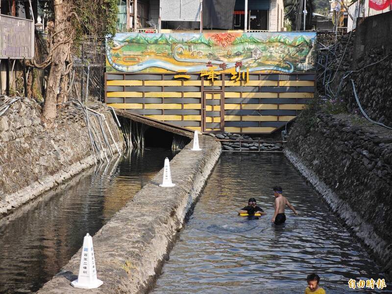 遊客開車闖入污染「生命之水」 來義二峰圳沿線全改徒步區