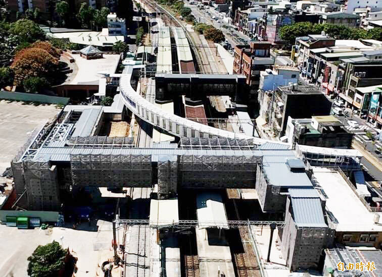 桃園鐵路地下化！內壢站臨時棧橋將封閉 旅客得多花5至8分鐘