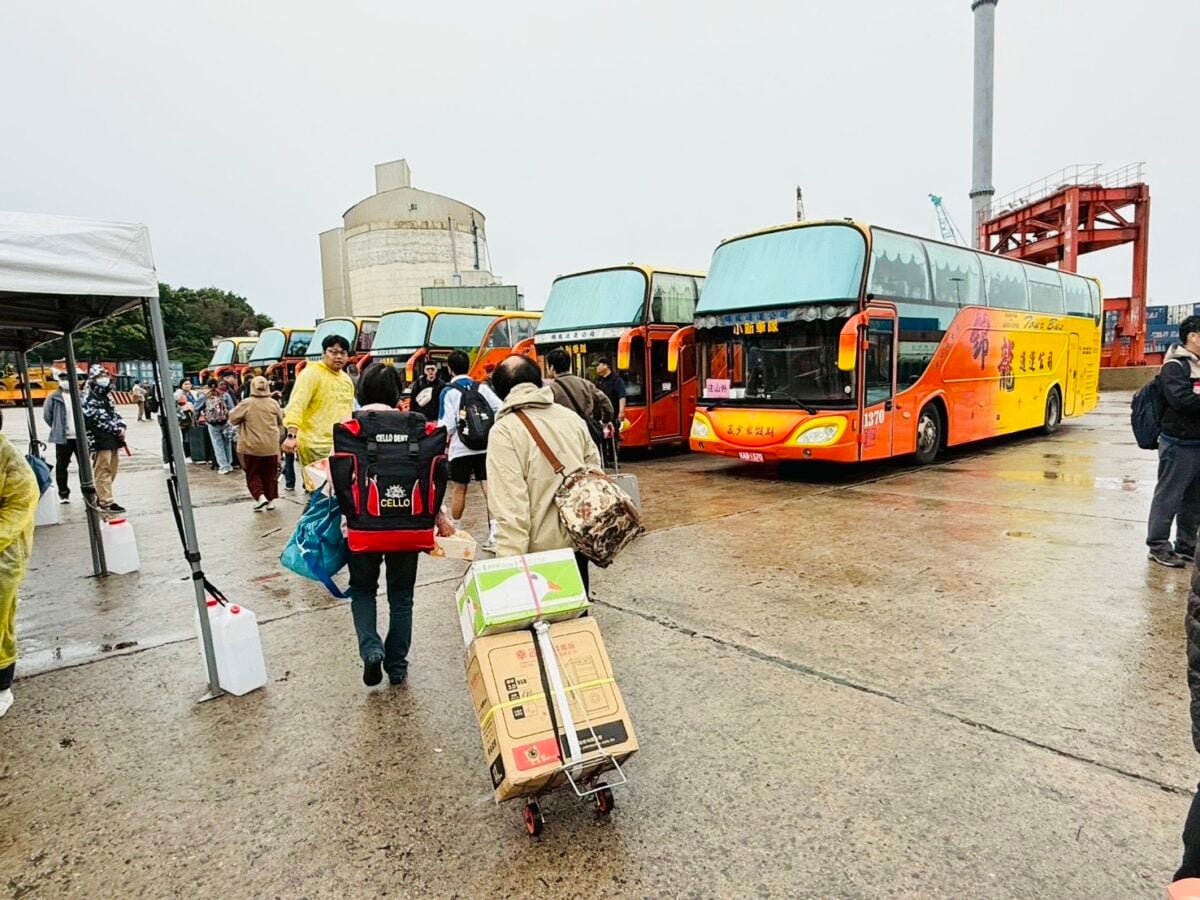 清明假期臺金專船 搭載282位鄉親返鄉