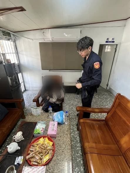 手機斷電導航失效 母載幼女機車長征迷途警即刻救援