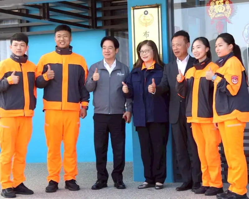 總統賴清德到布袋漁港安檢所慰勉海巡人員