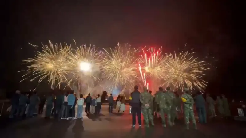 陸軍龍潭除夕煙火首秀　軍民同心璀璨迎春
