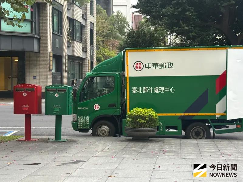運載指標／送禮高峰　郵務量多到忘記廁所
