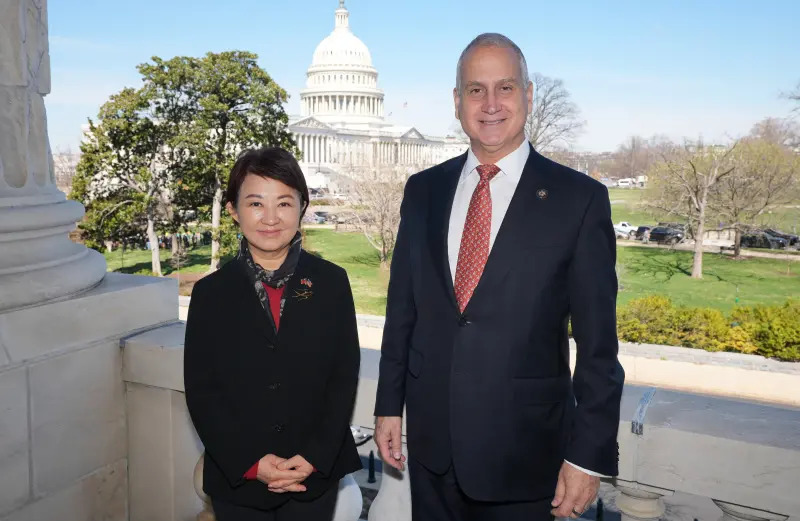 鄭麗文態度軟化 盧秀燕對軍購案通過有...