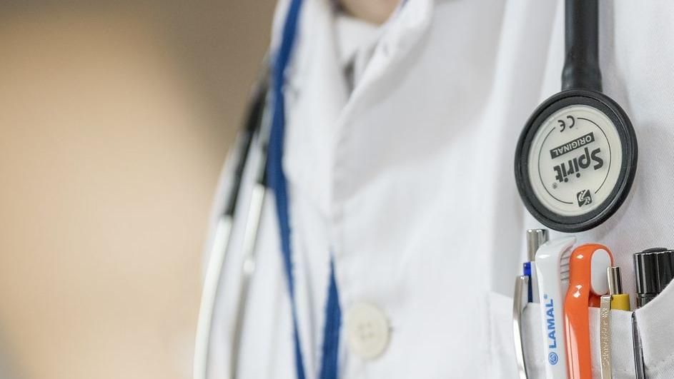 春節「海外就醫」可退錢！健保單日「最高退6887元」申請流程一次看