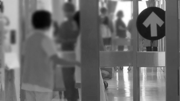 12歲男童發燒再回診「以為是流感」　醫一拉褲管驚：快衝急診