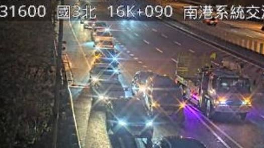 快訊／回娘家注意！國3南港系統清晨「2車追撞」 慘塞4公里