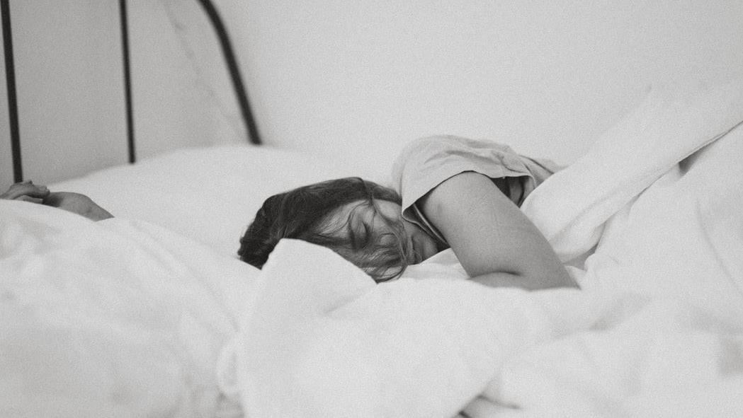 「不夠累才失眠」是錯的！醫曝16%成人陷困境「5招」重啟好眠