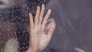 台中榮總性騷！藉口「拿巧克力」騙進倉庫「摸胸揩油」女患者崩潰