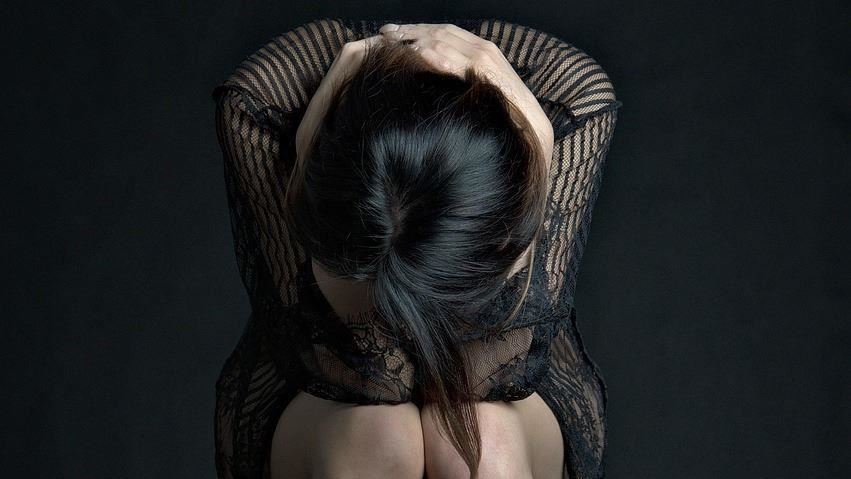 「聊色」代表有機會？高雄獸男「公開紀錄」威脅…下秒強拍沐浴性侵得逞