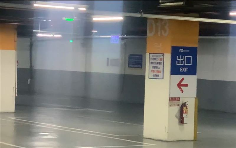 獨家／賣場上演「活春宮」530萬人瘋傳！3邪惡視角揭：賓士夫妻是慣犯