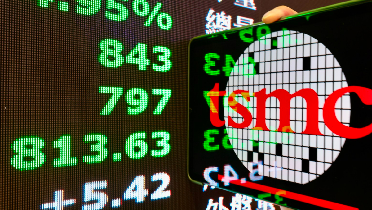 輝達回神美股急彈！　台指期飆漲850點收復3萬2千點大關