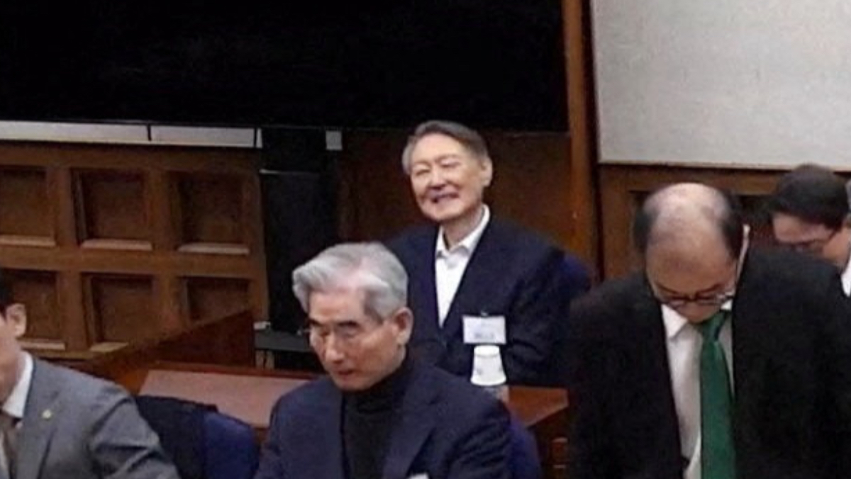 尹錫悅遭判無期「最關鍵部分」為何　庭上談笑風生畫面曝