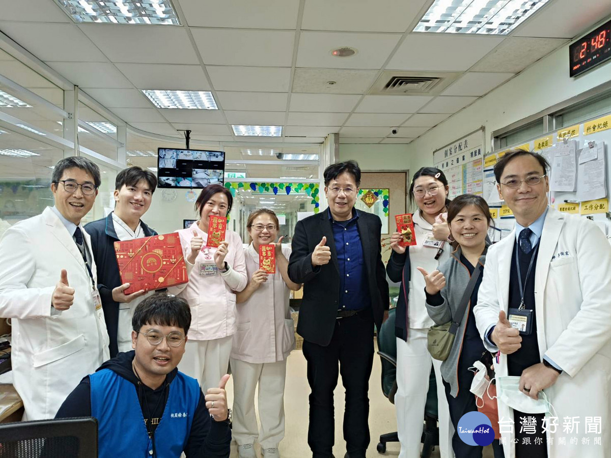 馬到成功、心理安康　醫福會執行長初二親臨桃療肯定守護心理健康不停歇