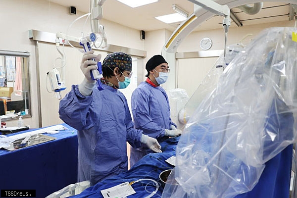 糖尿病婦血管阻塞9成 斑塊鈣化嚴重 採血管震波碎石後 植入支架暢通血流