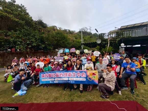 春日健走夯！「花現美好」民眾齊聚南投 走出健康好心情