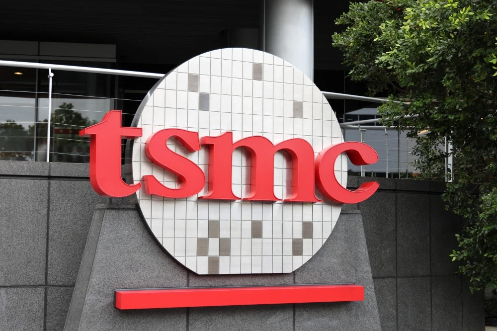 台積電內鬼洩密案1工程師續押　吳秉駿、戈一平交保受科技監控