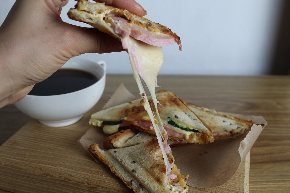 他早餐加起司10年！瑞典25年追蹤研究揭：失智風險下降 醫給1提醒