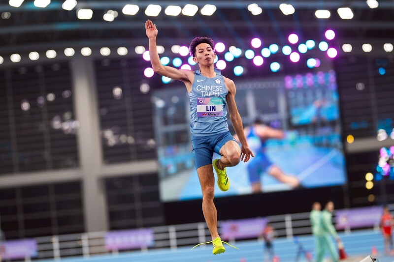 亞洲室內田徑賽　林昱堂跳遠鍍銀 (圖)