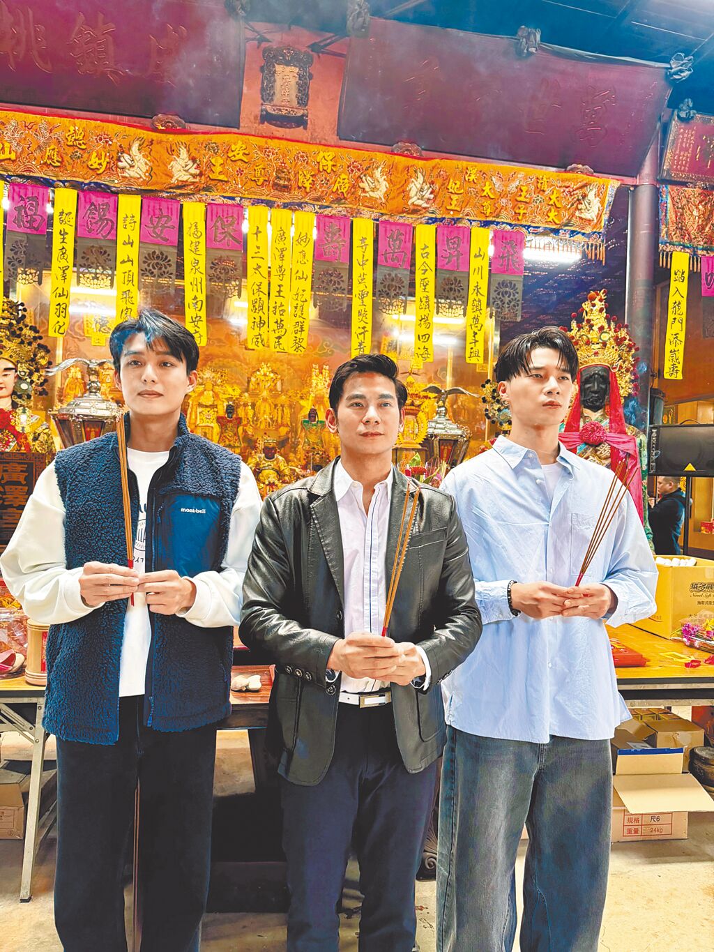 亮哲過年拜拜堅持不中斷